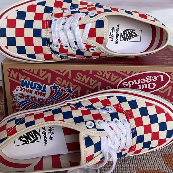 Vans WMNS Authentic 44 D
Our Legends Mongoose Red/ VN0A4BVYRDB
Sneakers - Picture 14 of 16